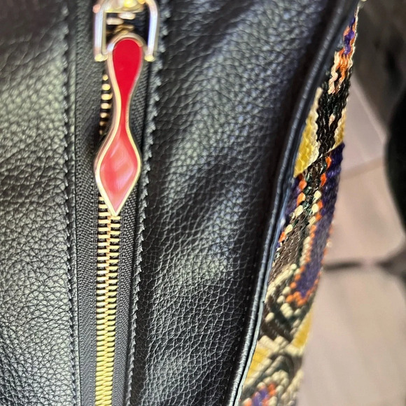 Christian Louboutin
Eloise Fringe Hobo Python with Leather Medium - Picture 9 of 16